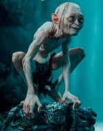 Iron-Studios-Gollum-Statue-001.jpg